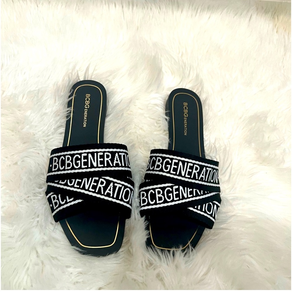 BCbgeneration sandal's black